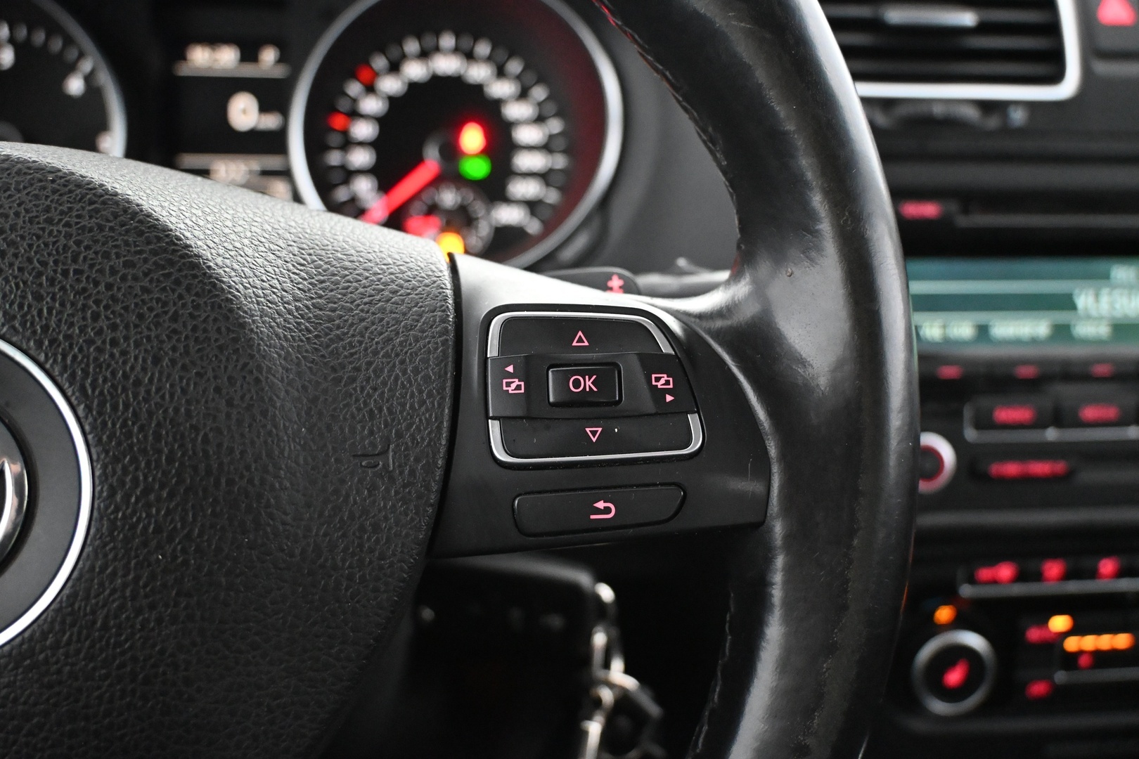 VOLKSWAGEN Golf 2012