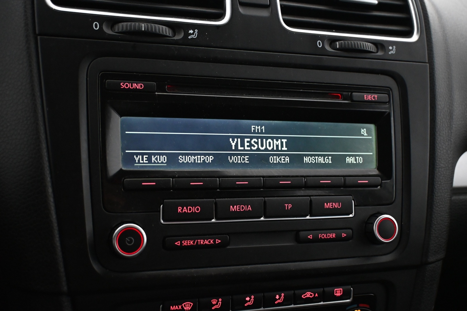 VOLKSWAGEN Golf 2012