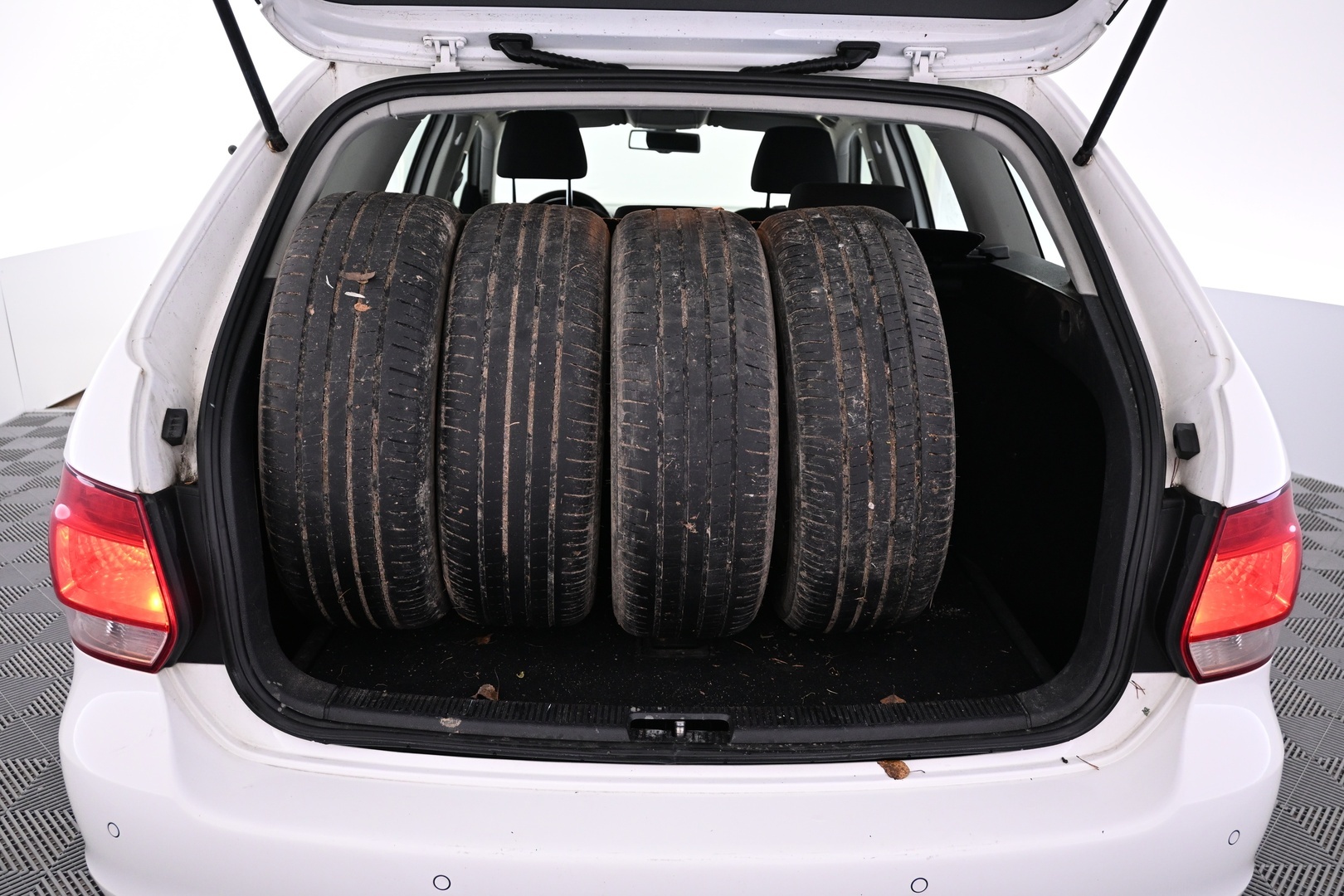 VOLKSWAGEN Golf 2012