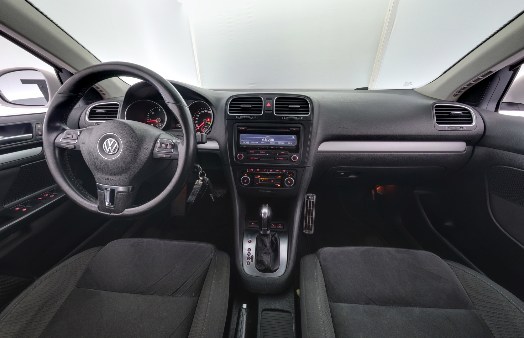 VOLKSWAGEN Golf 2012