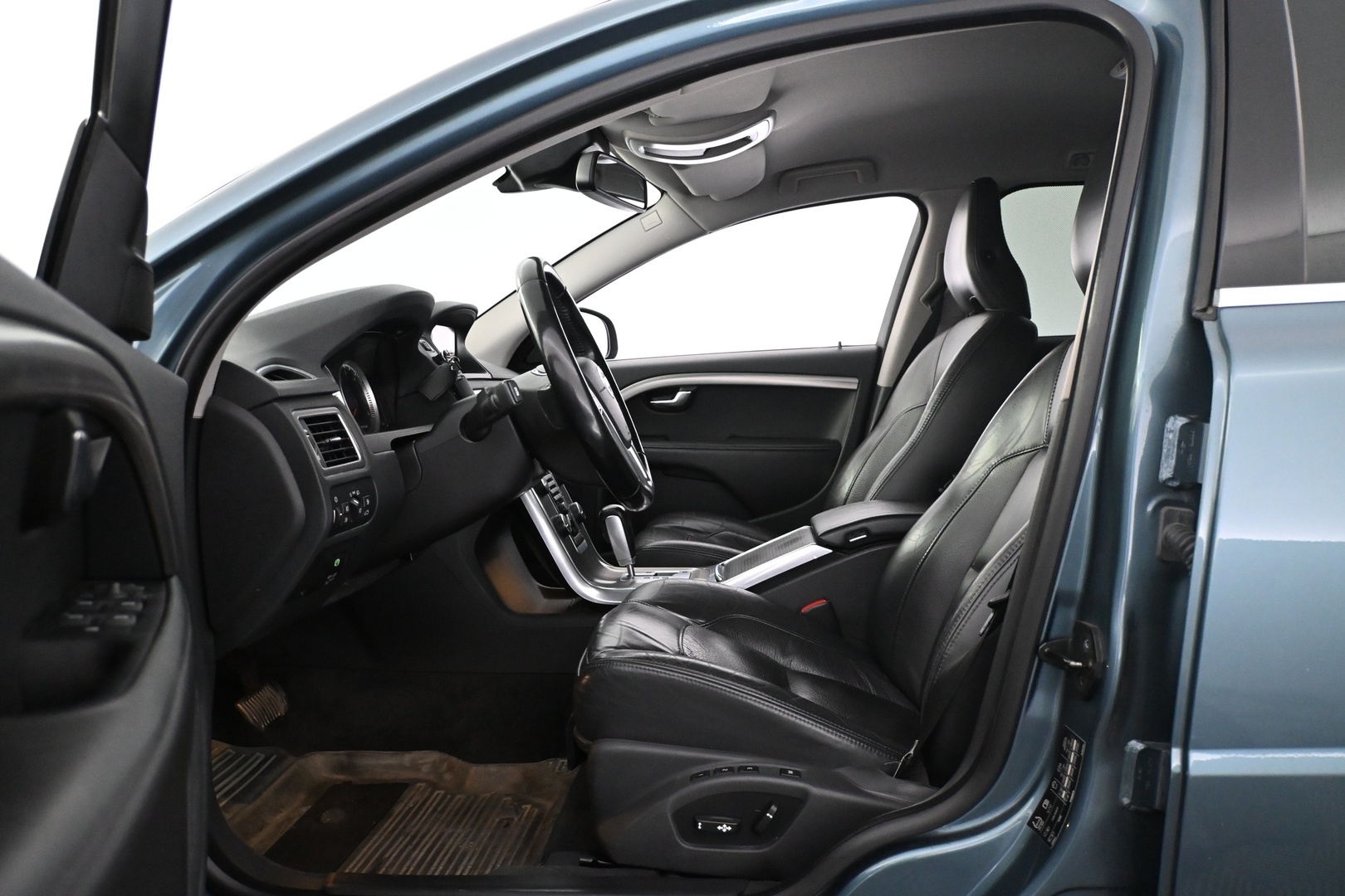 VOLVO V70 2012