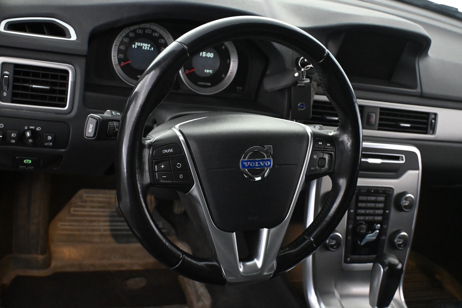 VOLVO V70 2012