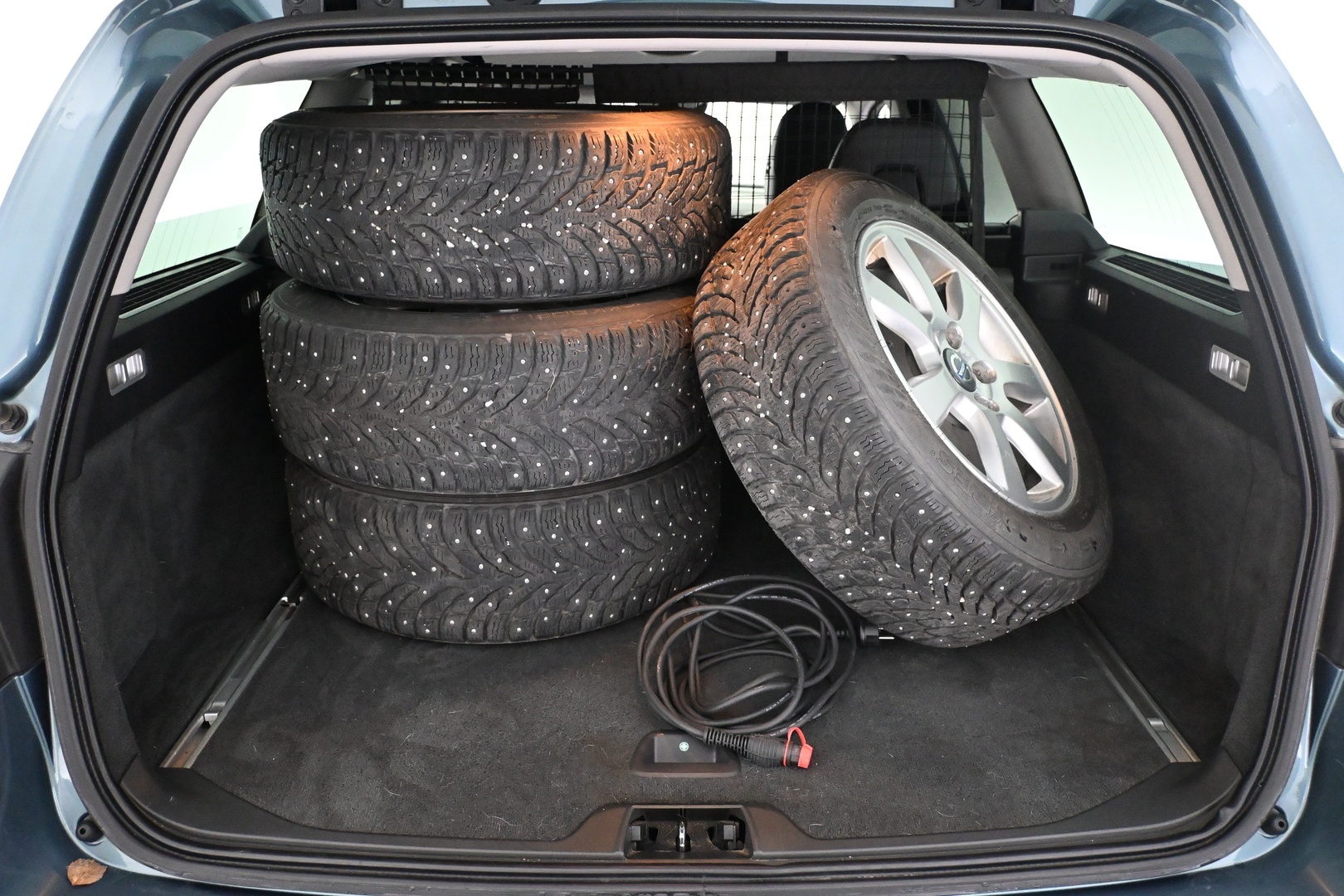 VOLVO V70 2012