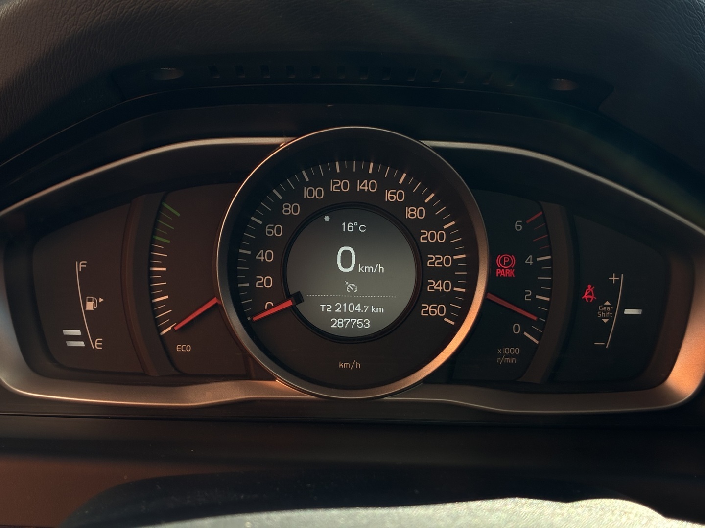 VOLVO V70 2014