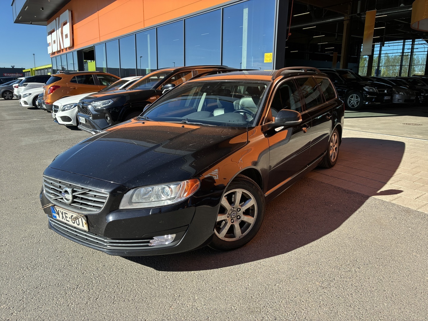 VOLVO V70 2014