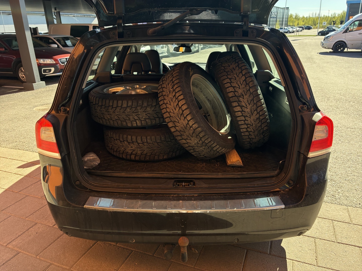 VOLVO V70 2014