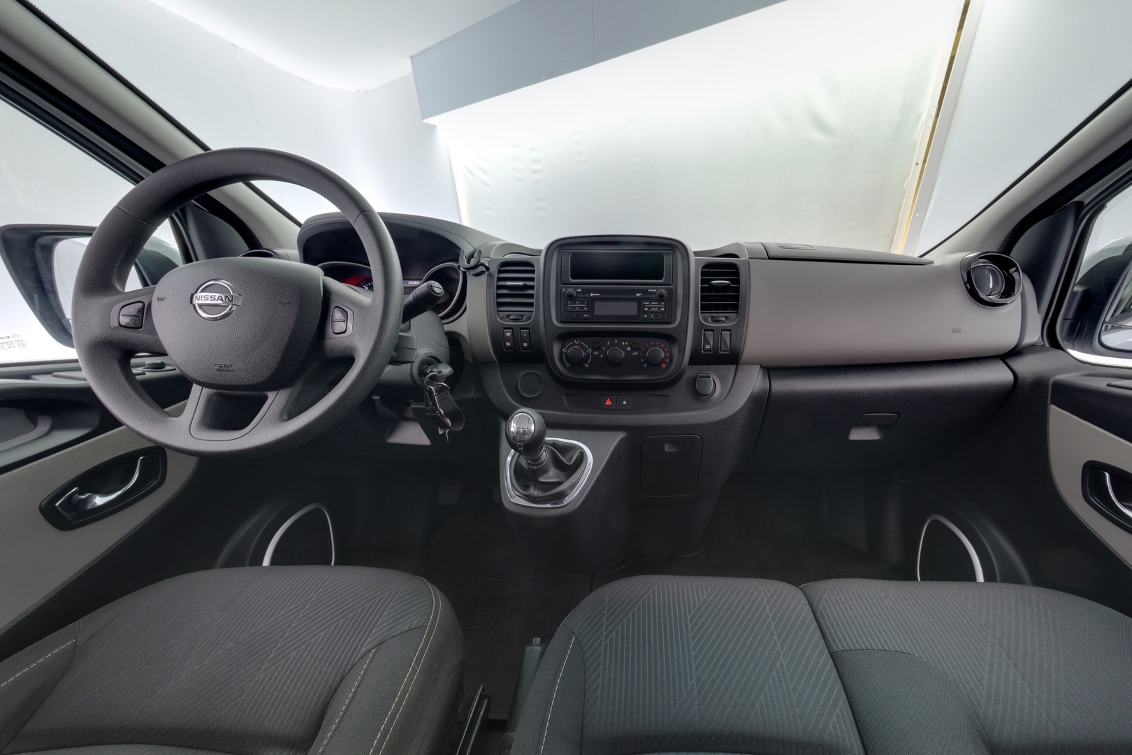 NISSAN NV300 2017