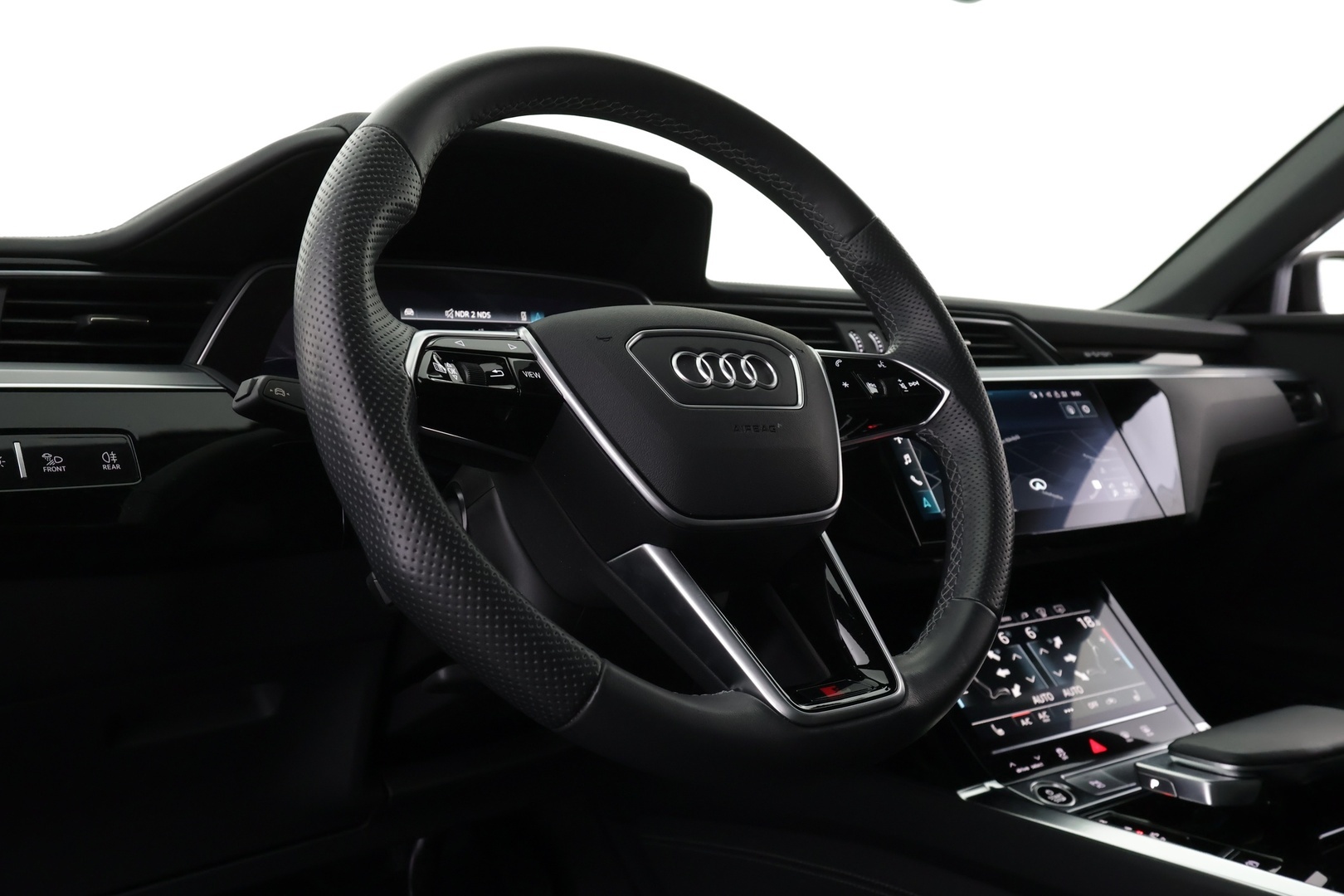 AUDI e-tron 2023