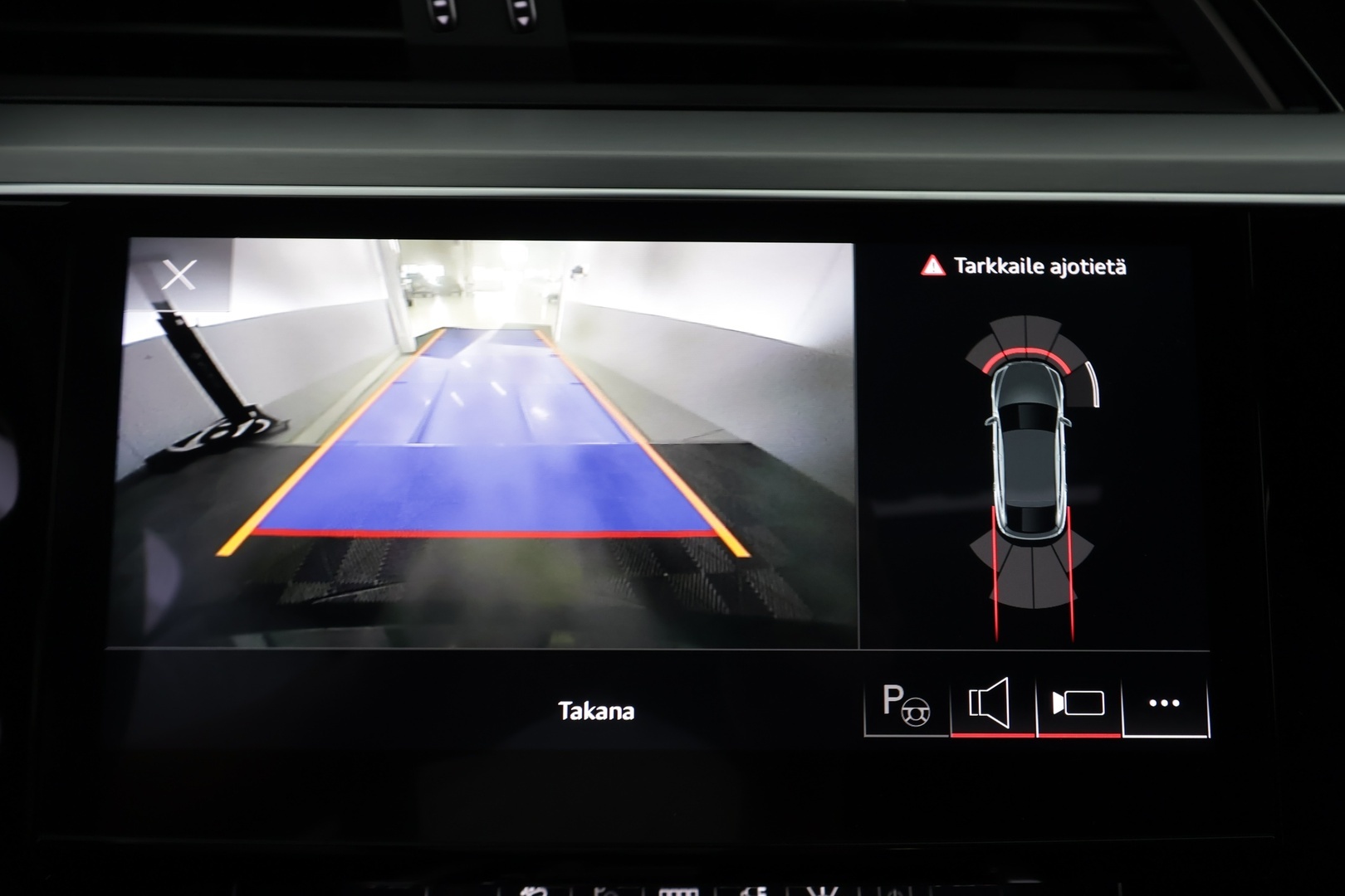 AUDI e-tron 2023
