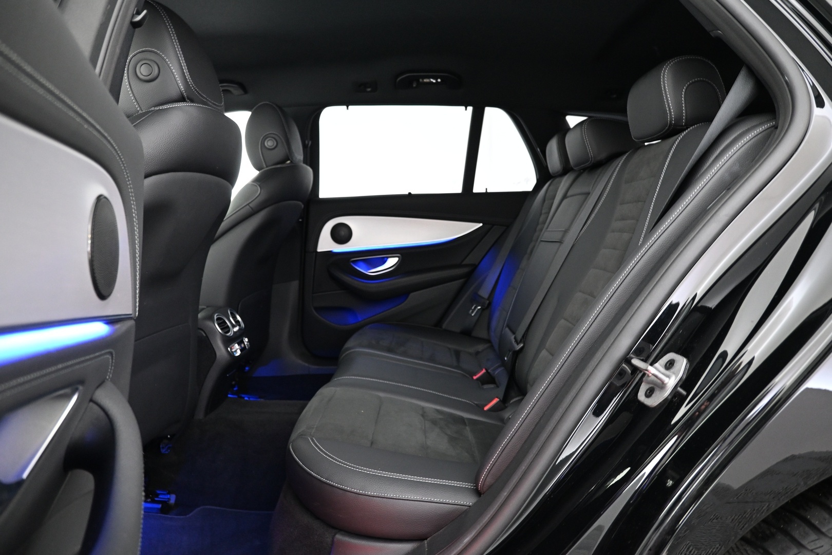 MERCEDES-BENZ E 2023