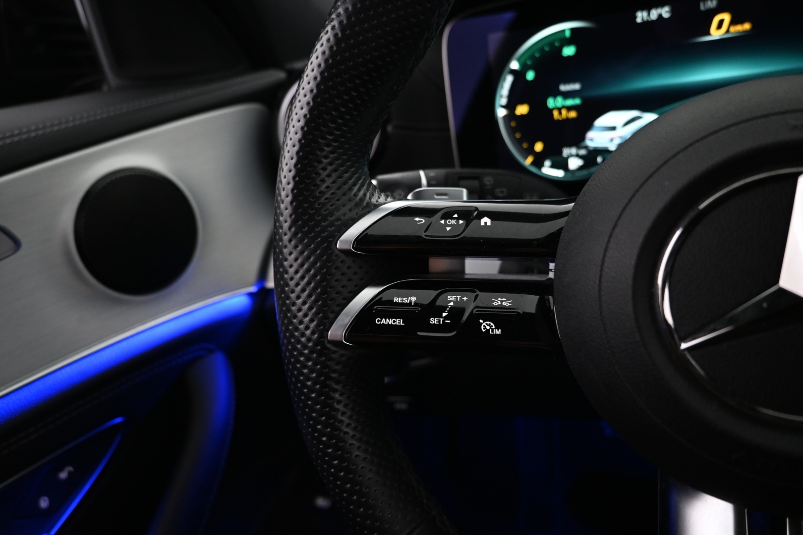 MERCEDES-BENZ E 2023