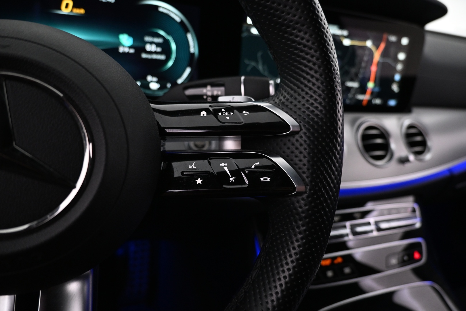 MERCEDES-BENZ E 2023