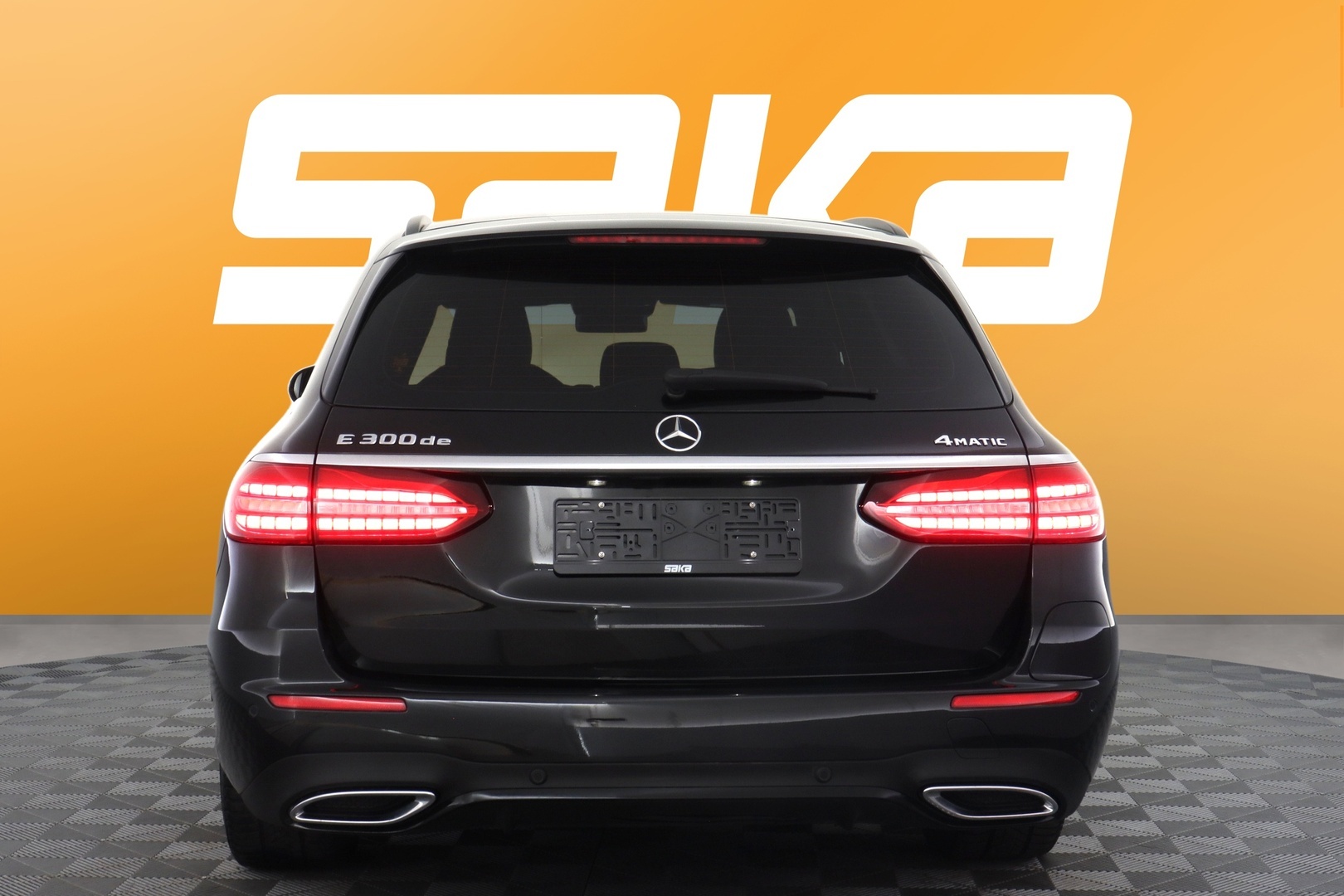 MERCEDES-BENZ E 2023