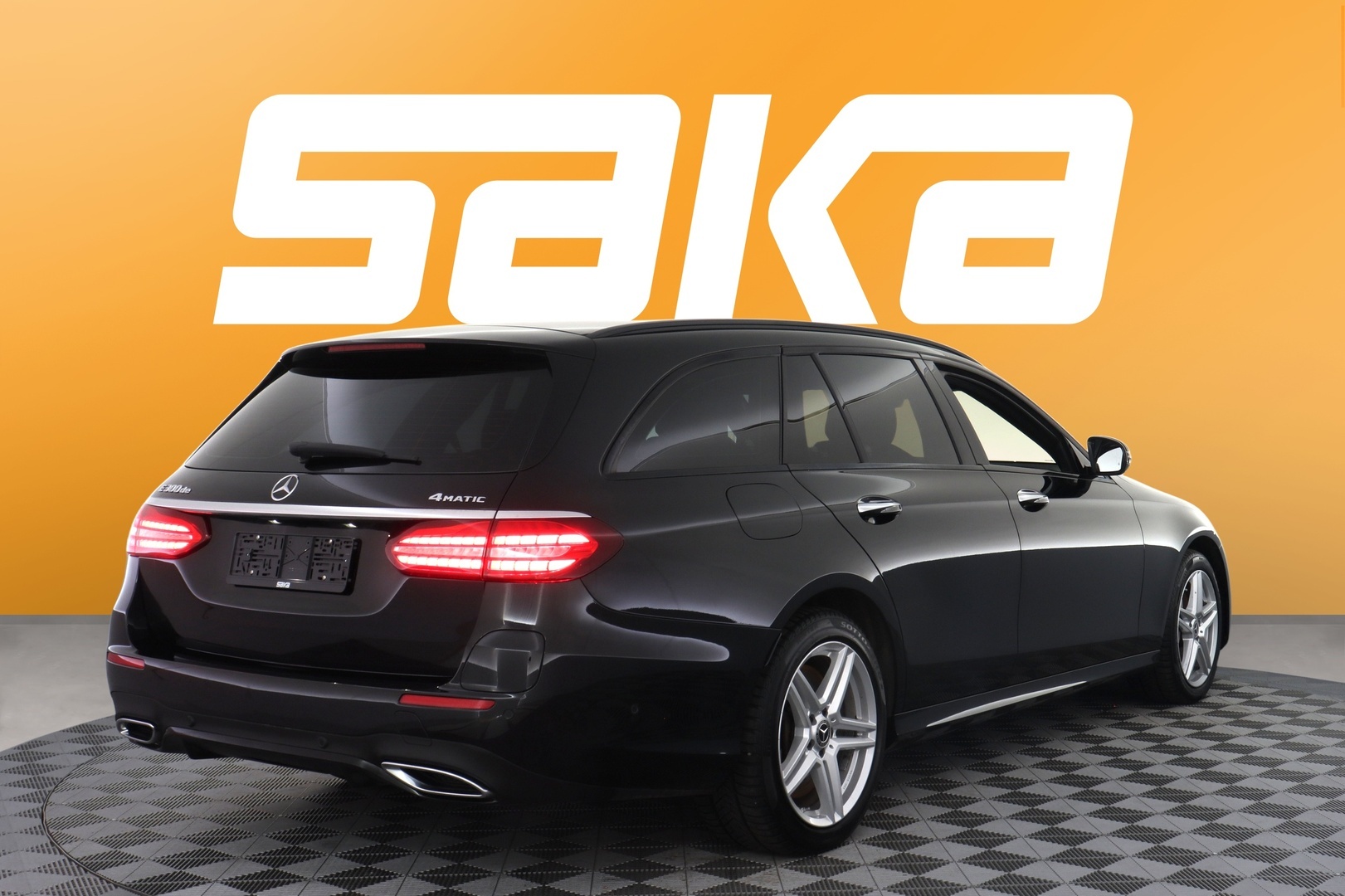 MERCEDES-BENZ E 2023