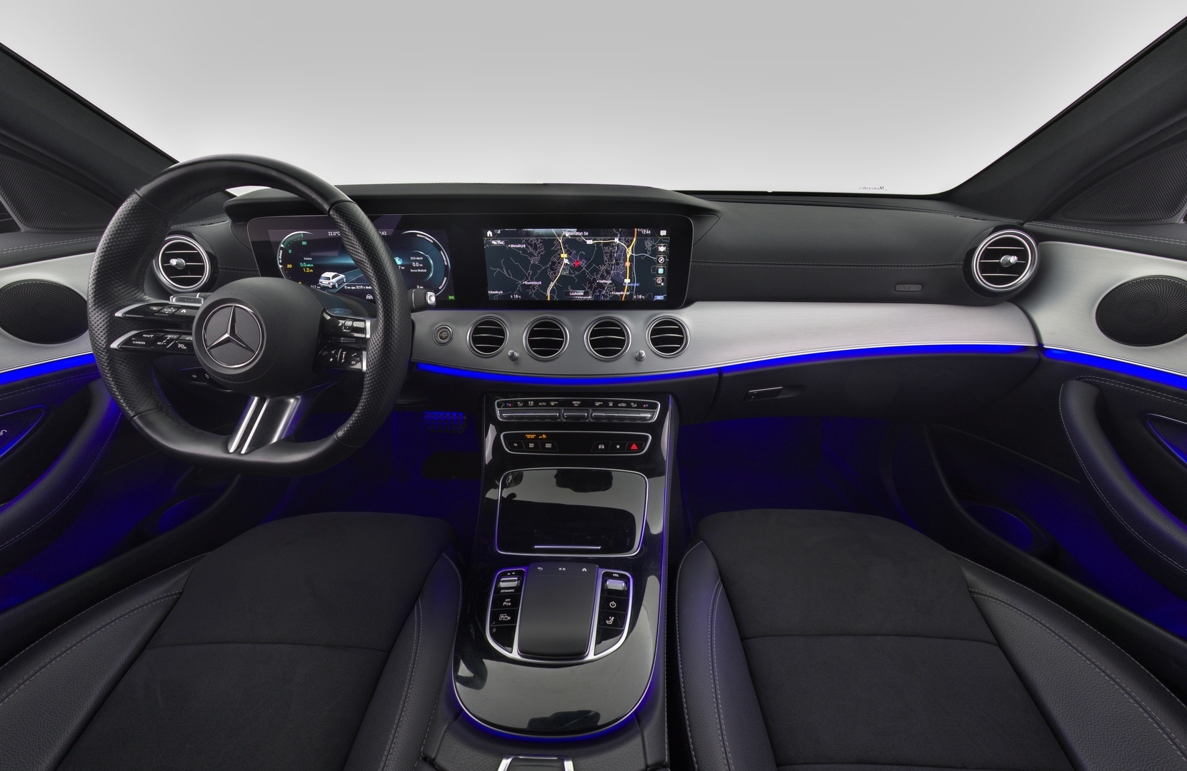 MERCEDES-BENZ E 2023