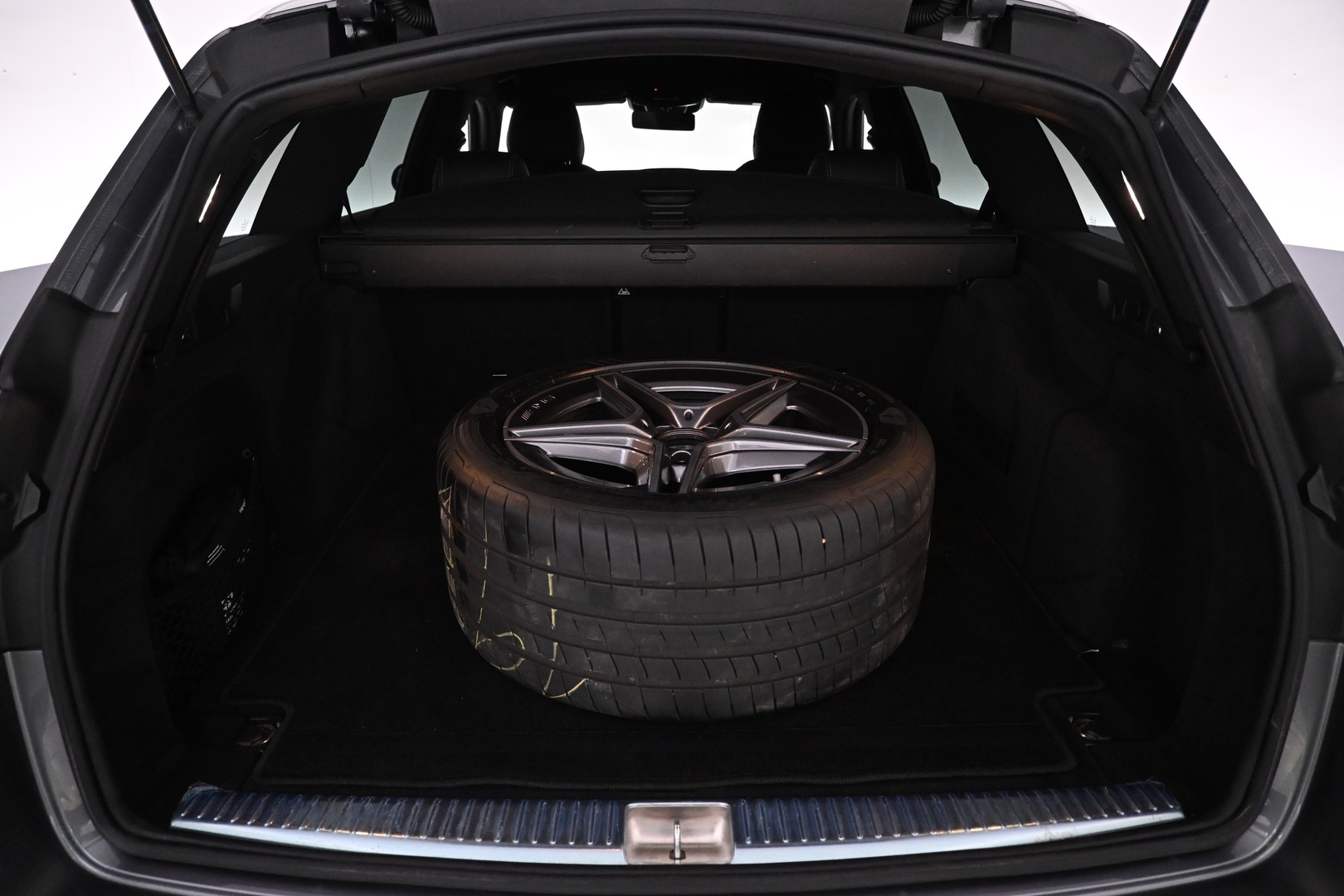 MERCEDES-BENZ E 2022