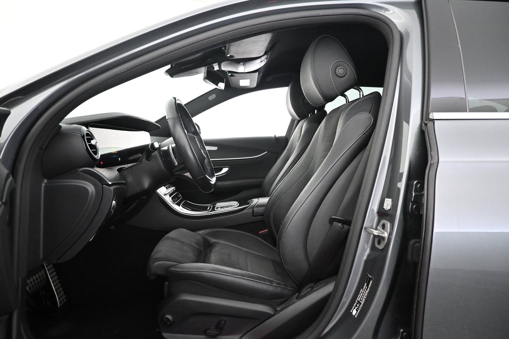 MERCEDES-BENZ E 2022