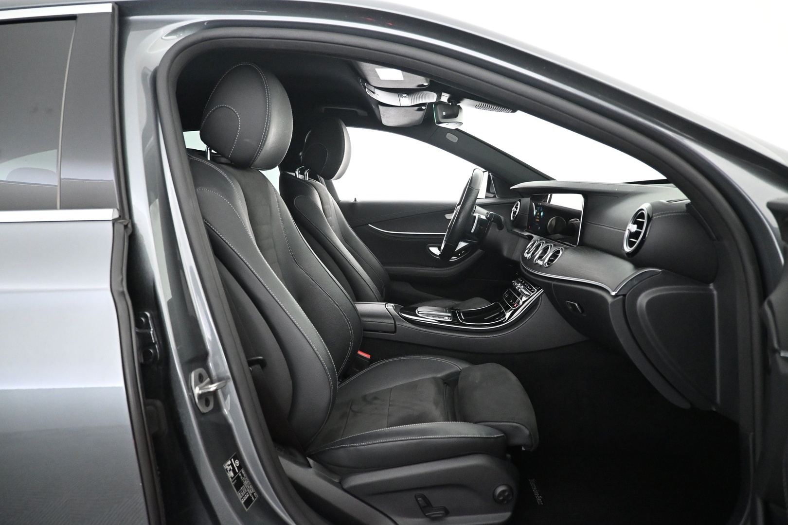 MERCEDES-BENZ E 2022