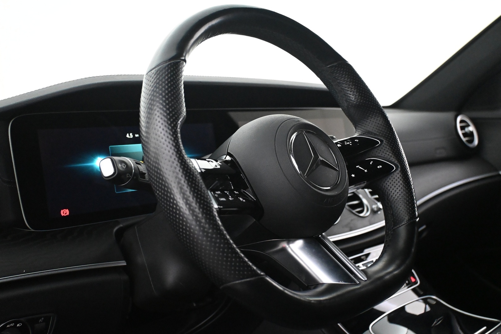 MERCEDES-BENZ E 2022