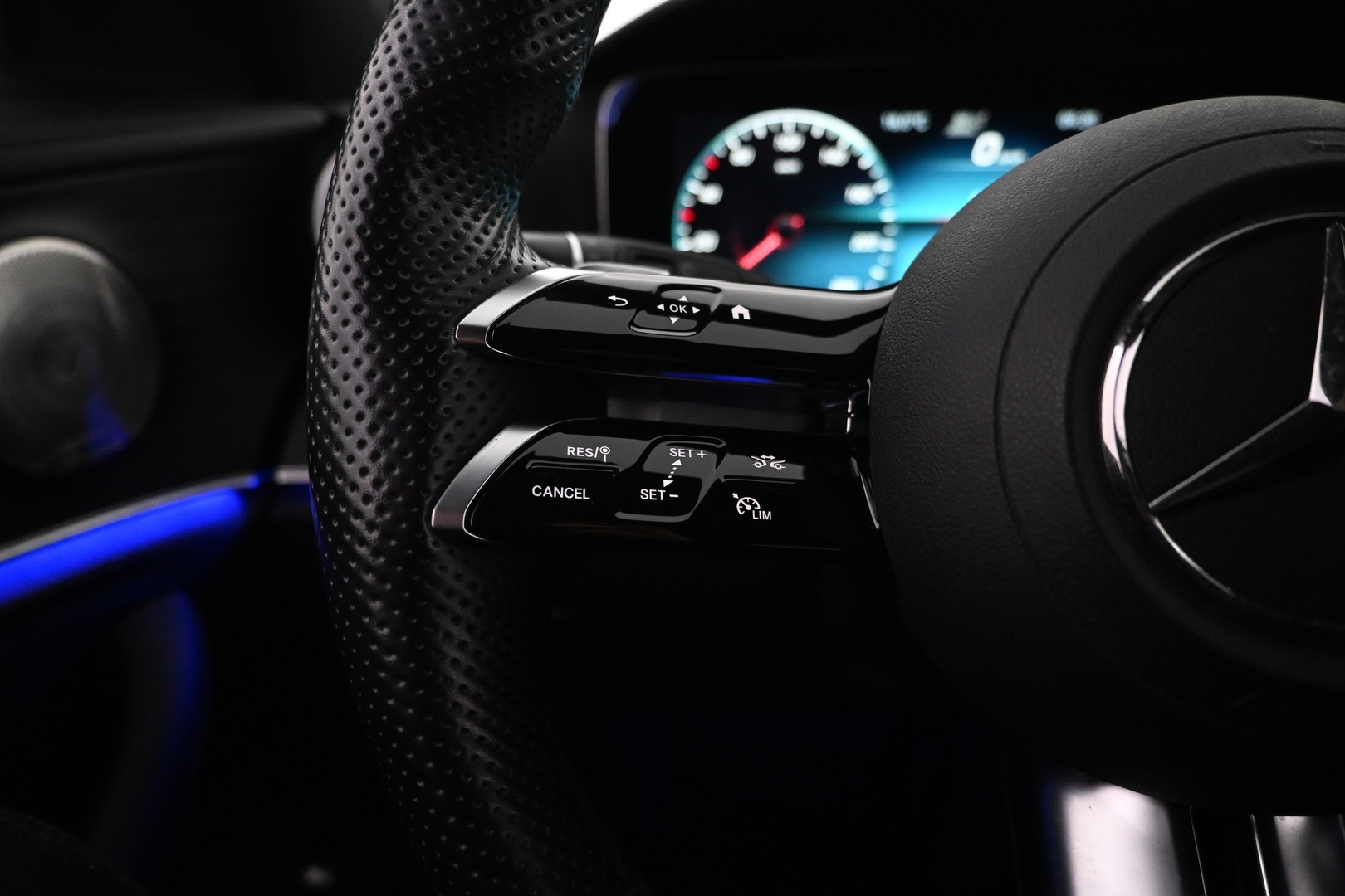 MERCEDES-BENZ E 2022