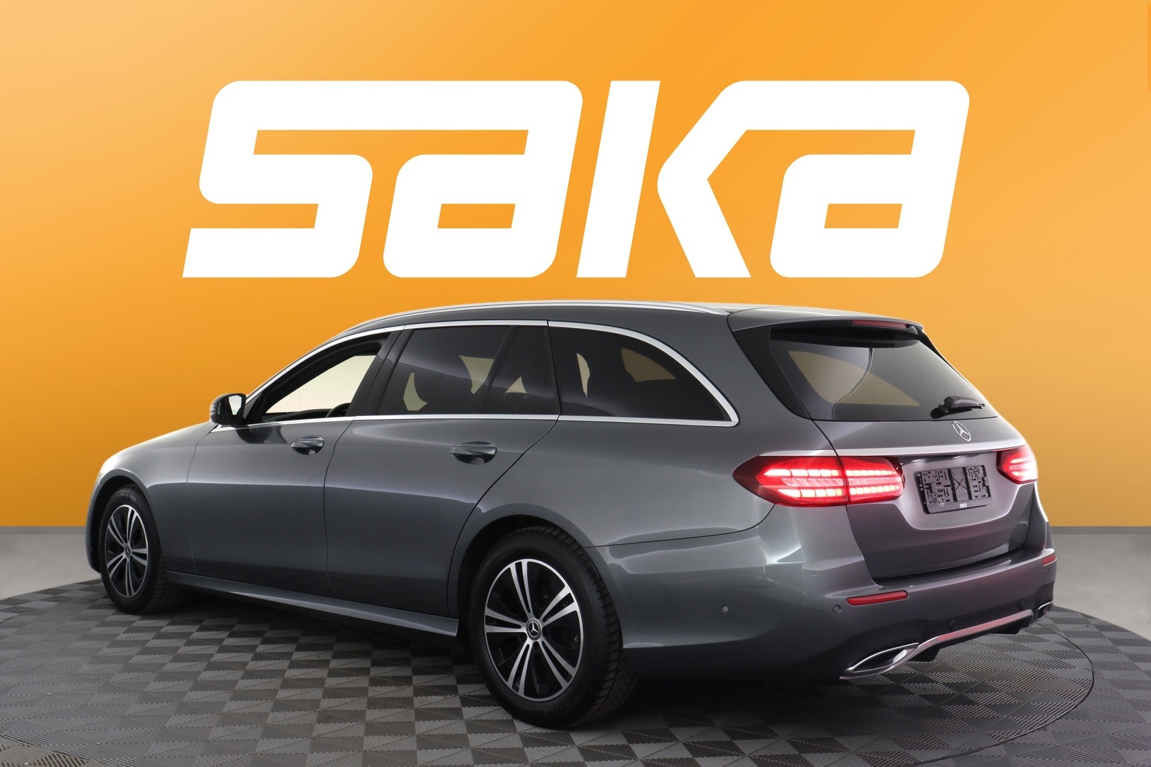 MERCEDES-BENZ E 2022