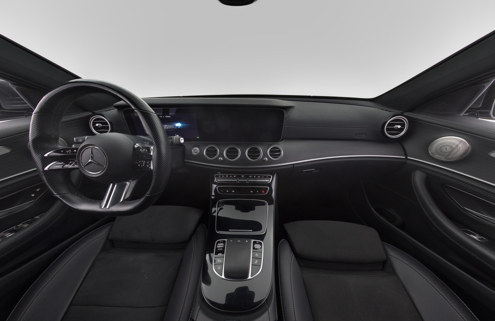 MERCEDES-BENZ E 2022