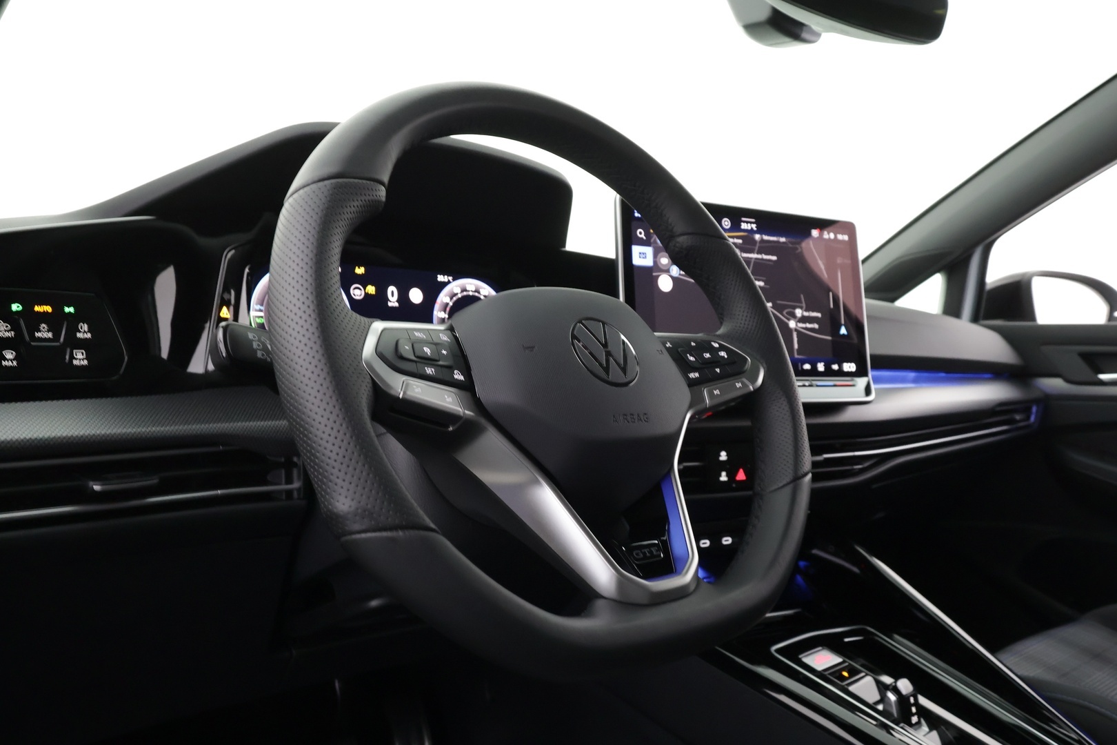VOLKSWAGEN Golf 2026