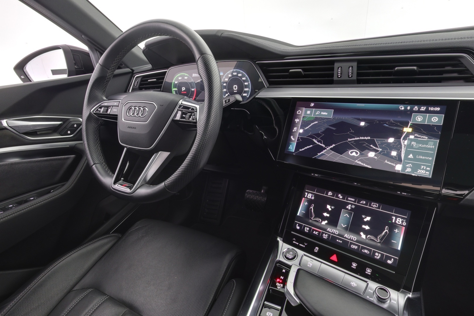 AUDI e-tron 2023