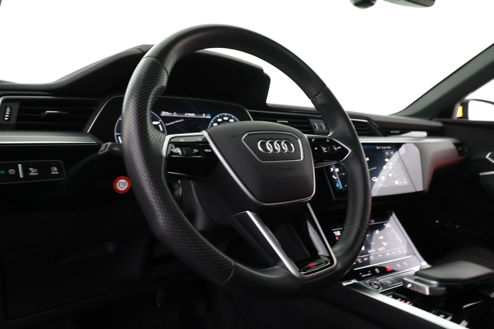 AUDI e-tron 2023