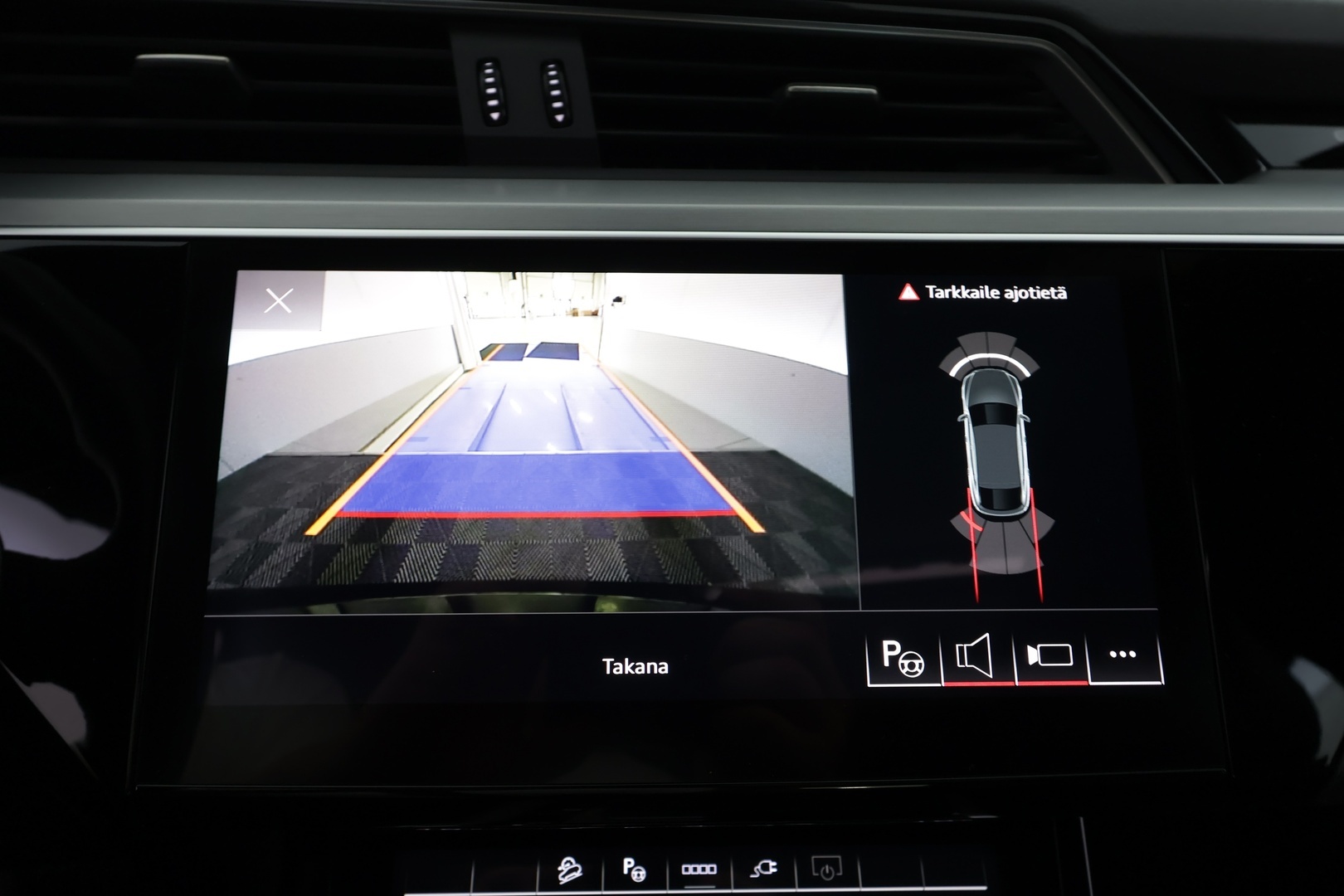 AUDI e-tron 2023