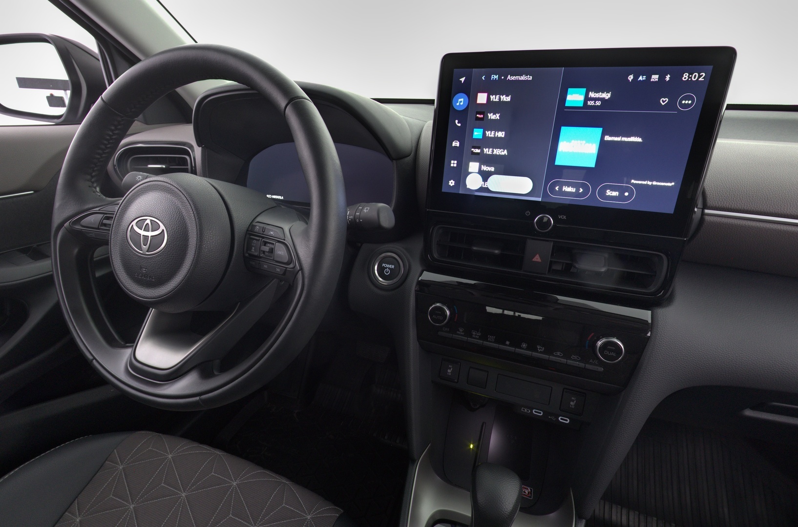 TOYOTA Yaris Cross 2024