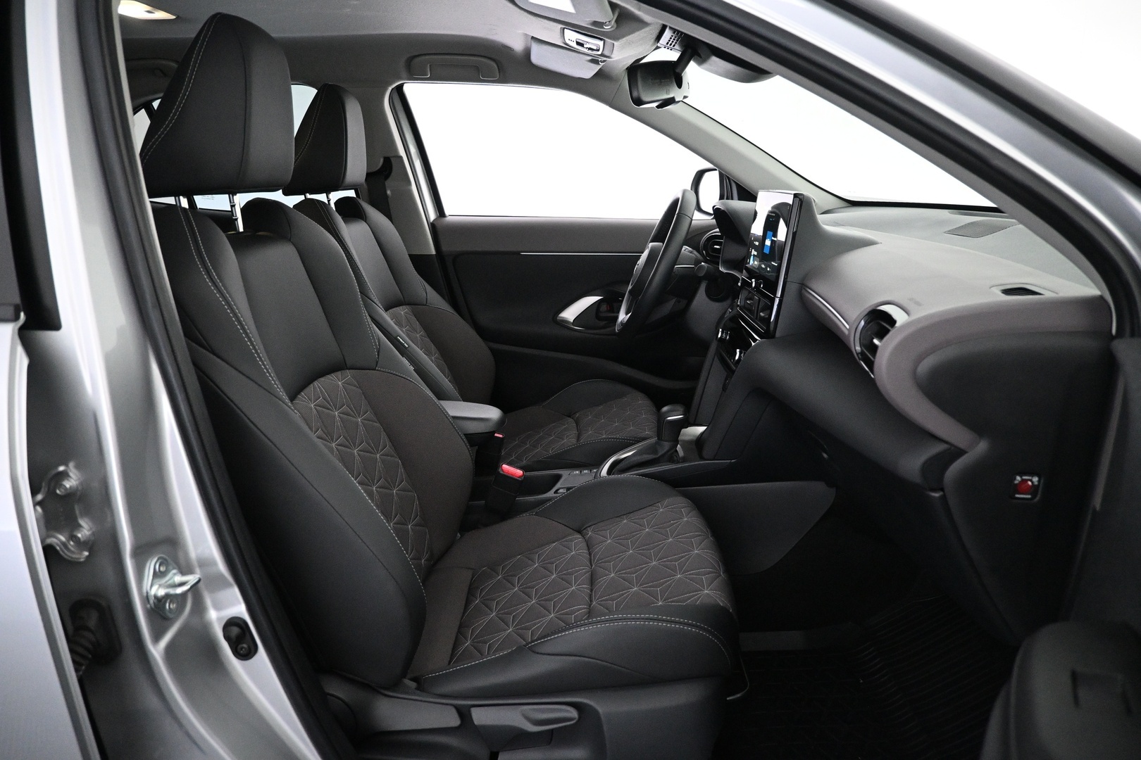 TOYOTA Yaris Cross 2024