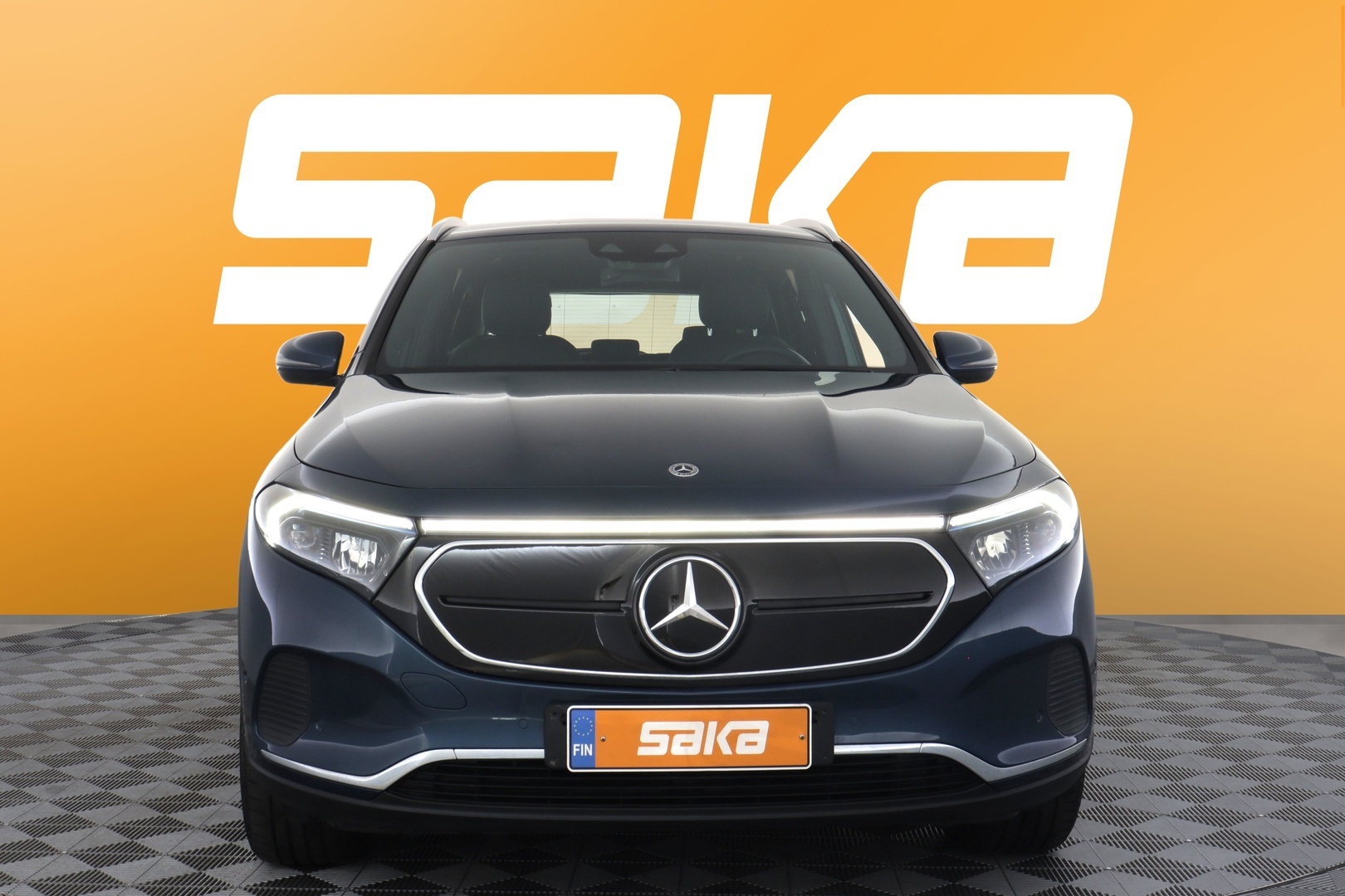 MERCEDES-BENZ EQA 2021