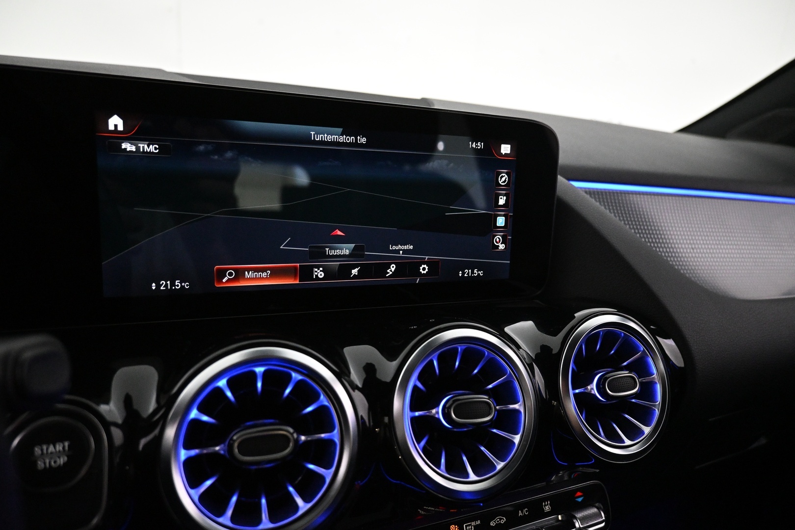 MERCEDES-BENZ EQA 2021