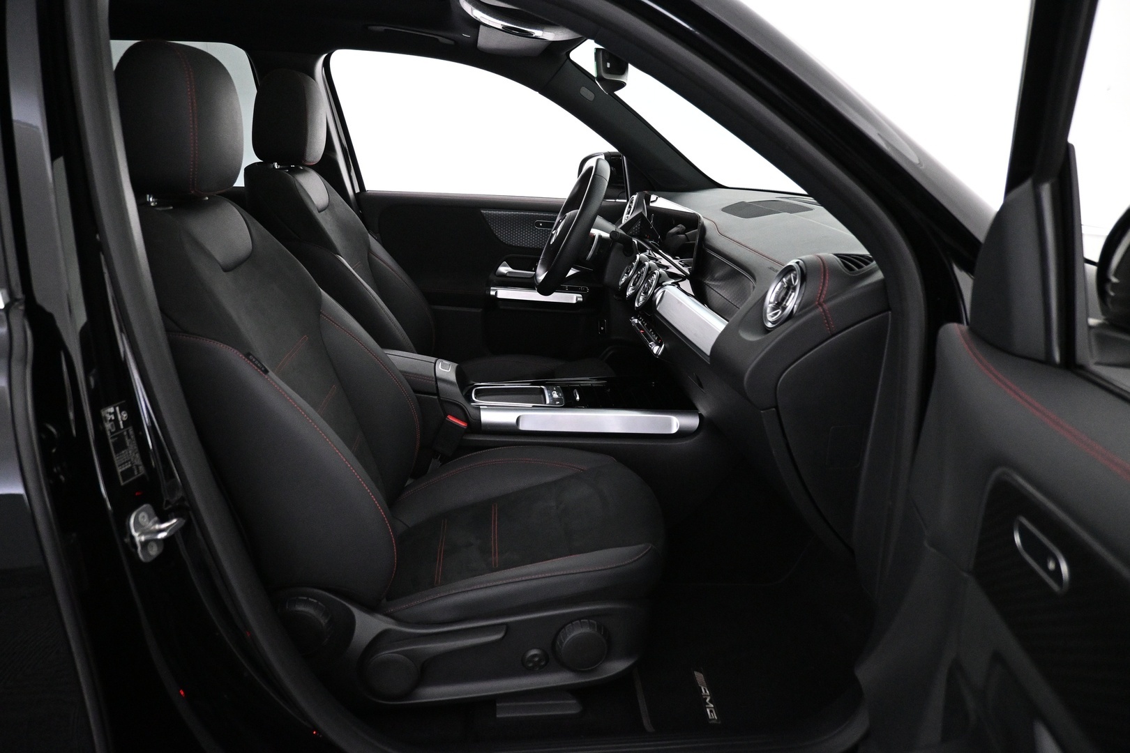 MERCEDES-BENZ EQB 2025