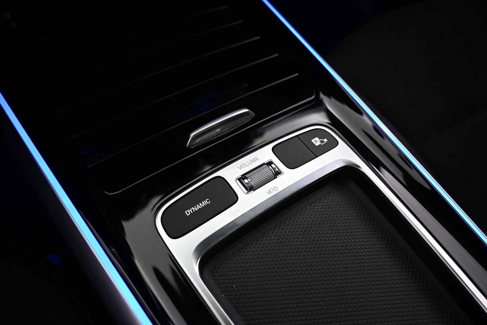 MERCEDES-BENZ EQB 2025