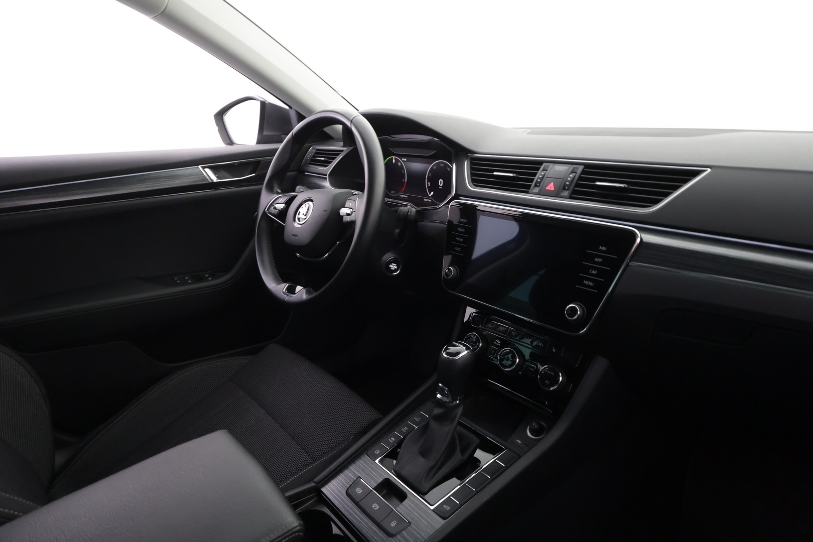SKODA Superb 2023