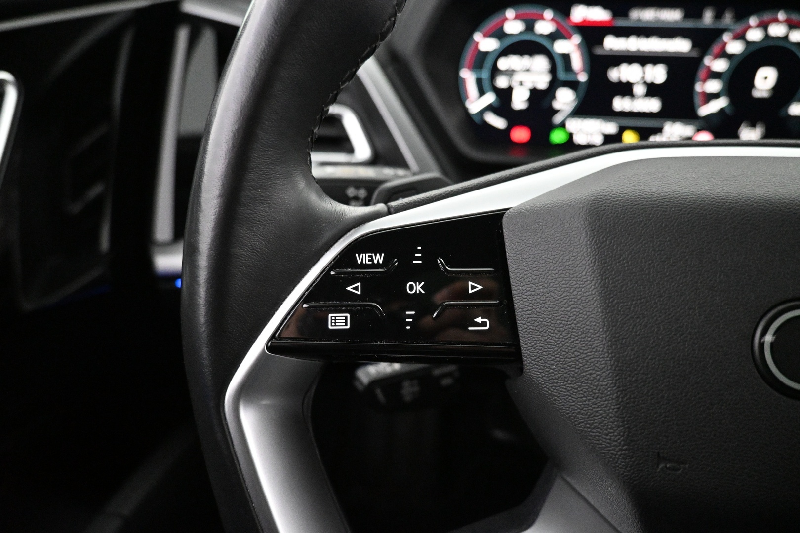 AUDI Q4 e-tron 2022