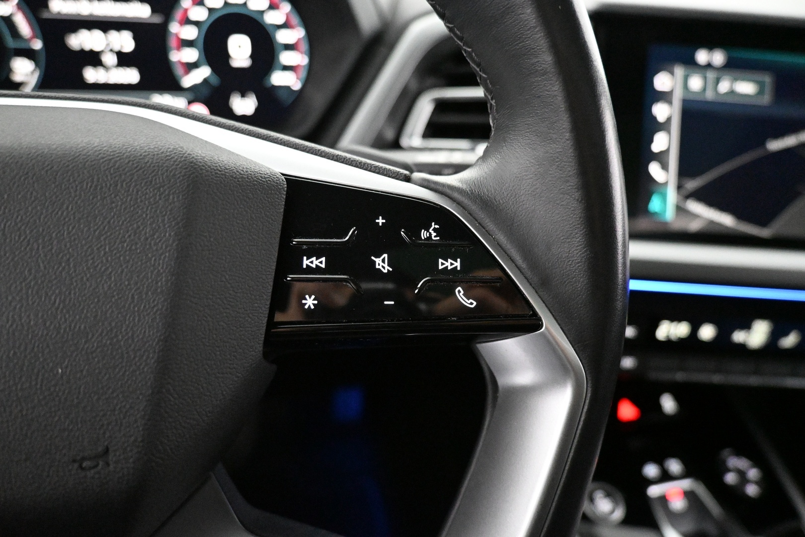 AUDI Q4 e-tron 2022