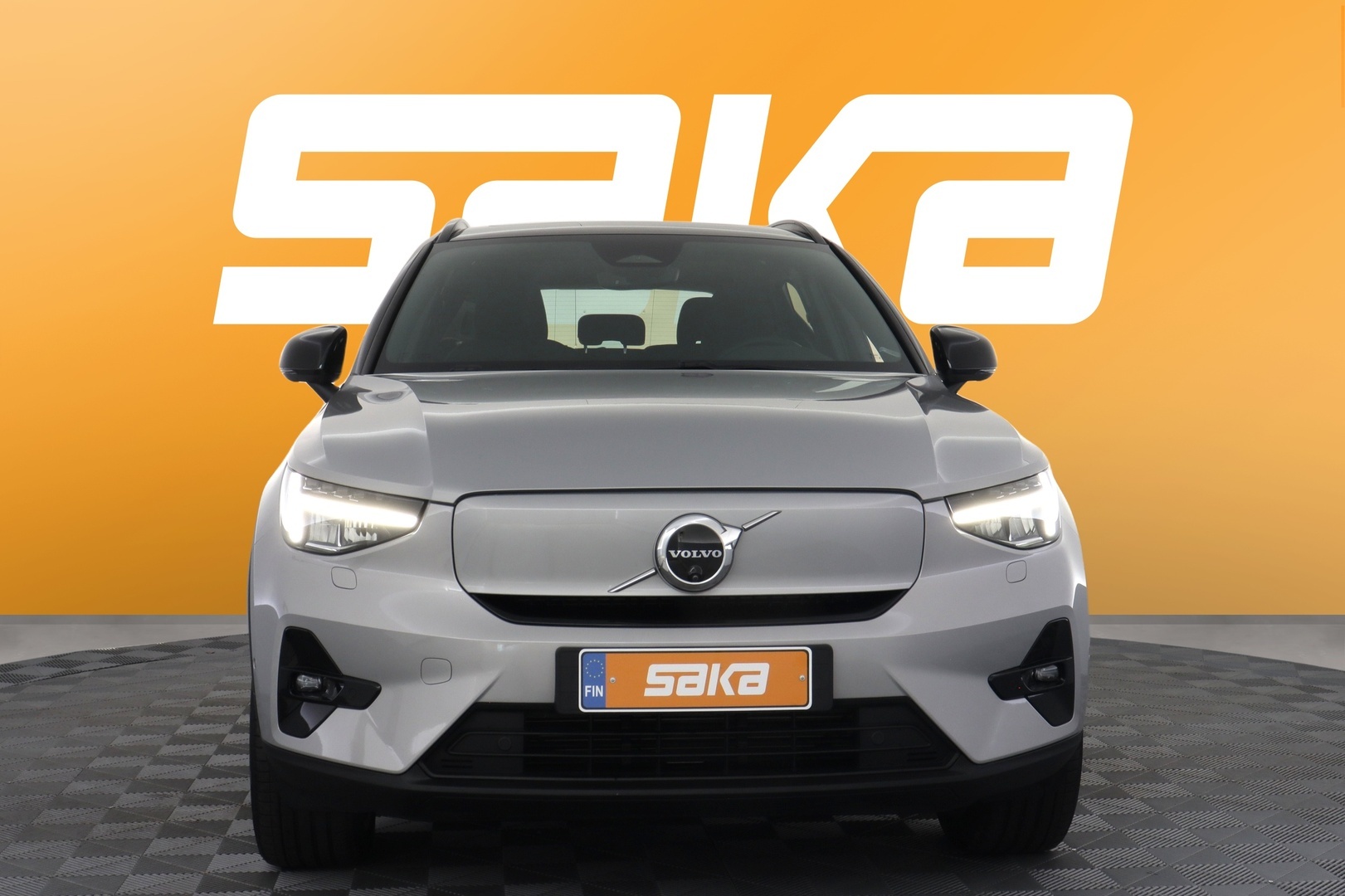 VOLVO EX40 2025
