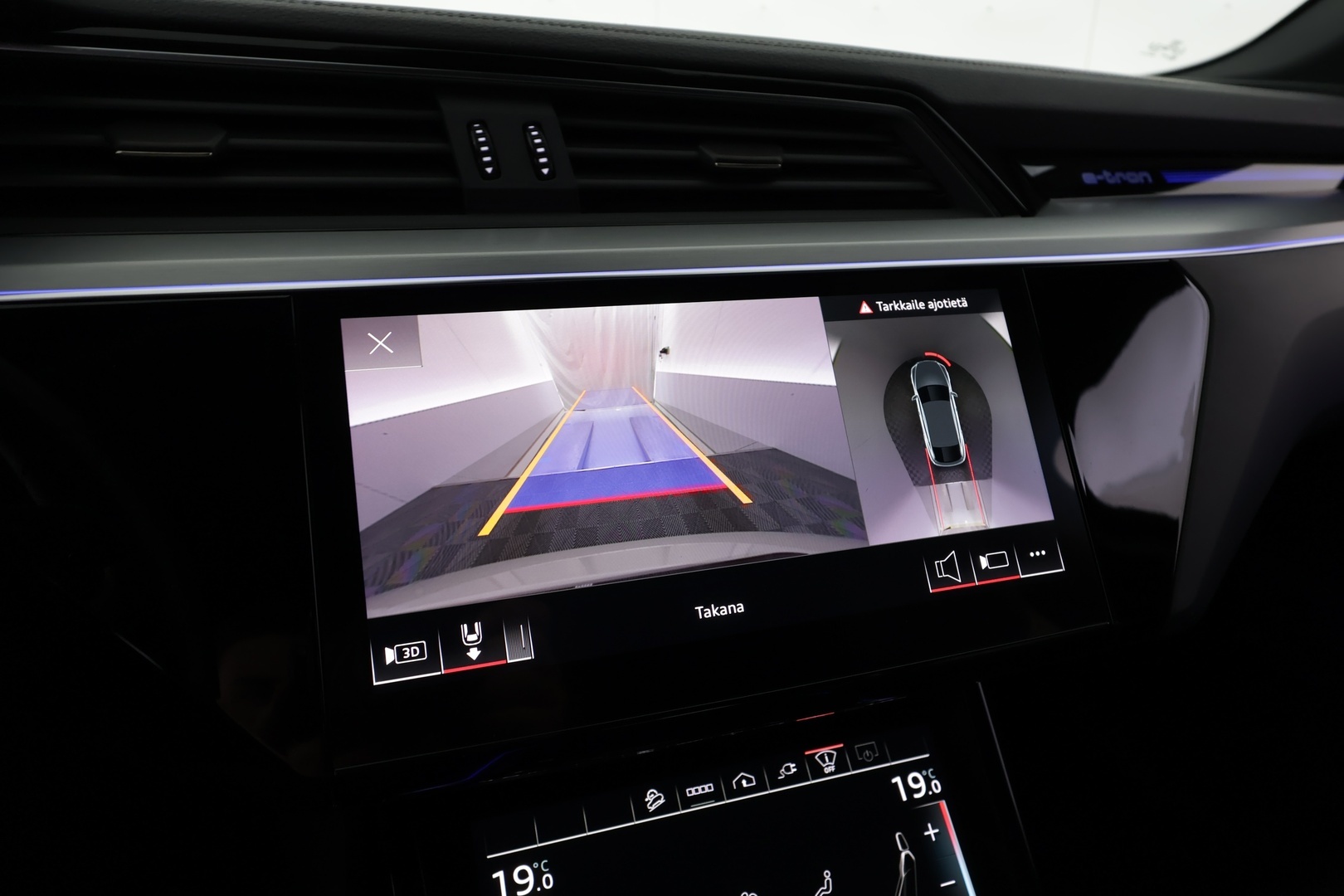 AUDI e-tron 2022