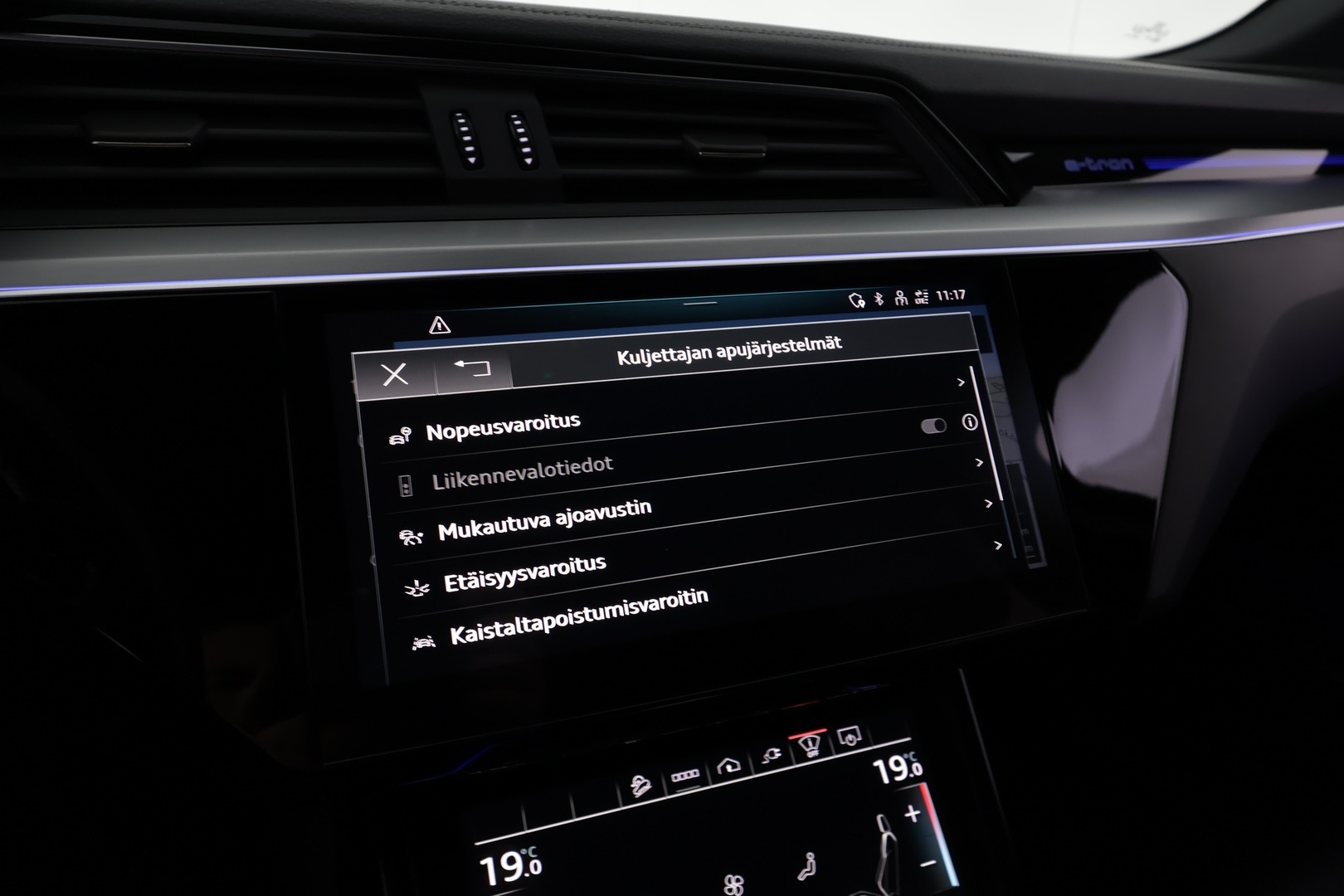 AUDI e-tron 2022