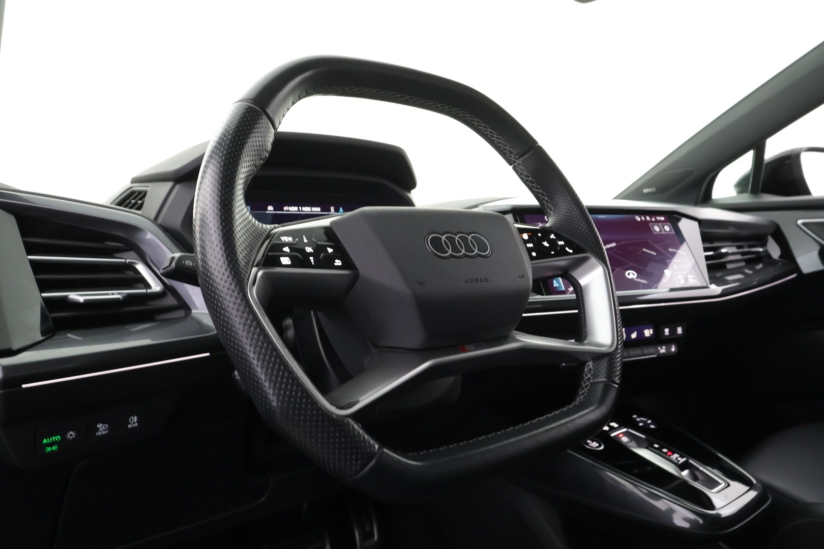 AUDI Q4 e-tron 2022