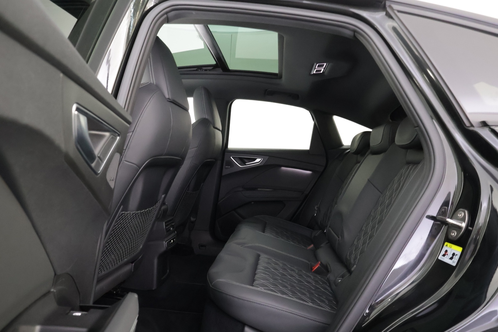 AUDI Q4 e-tron 2022