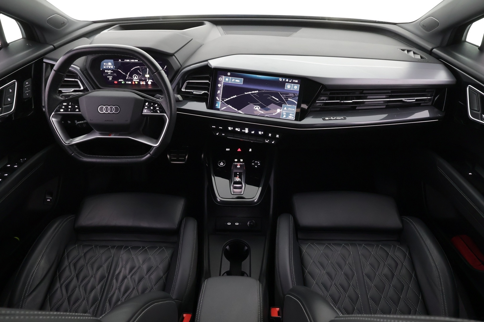 AUDI Q4 e-tron 2022