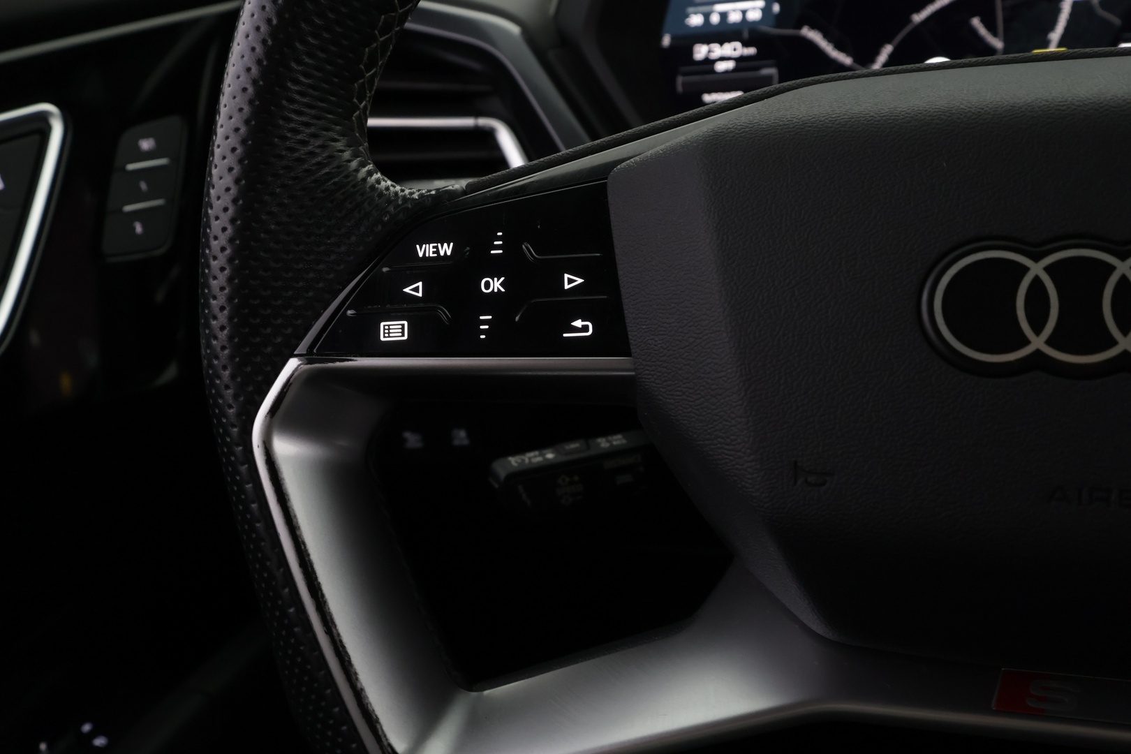 AUDI Q4 e-tron 2022