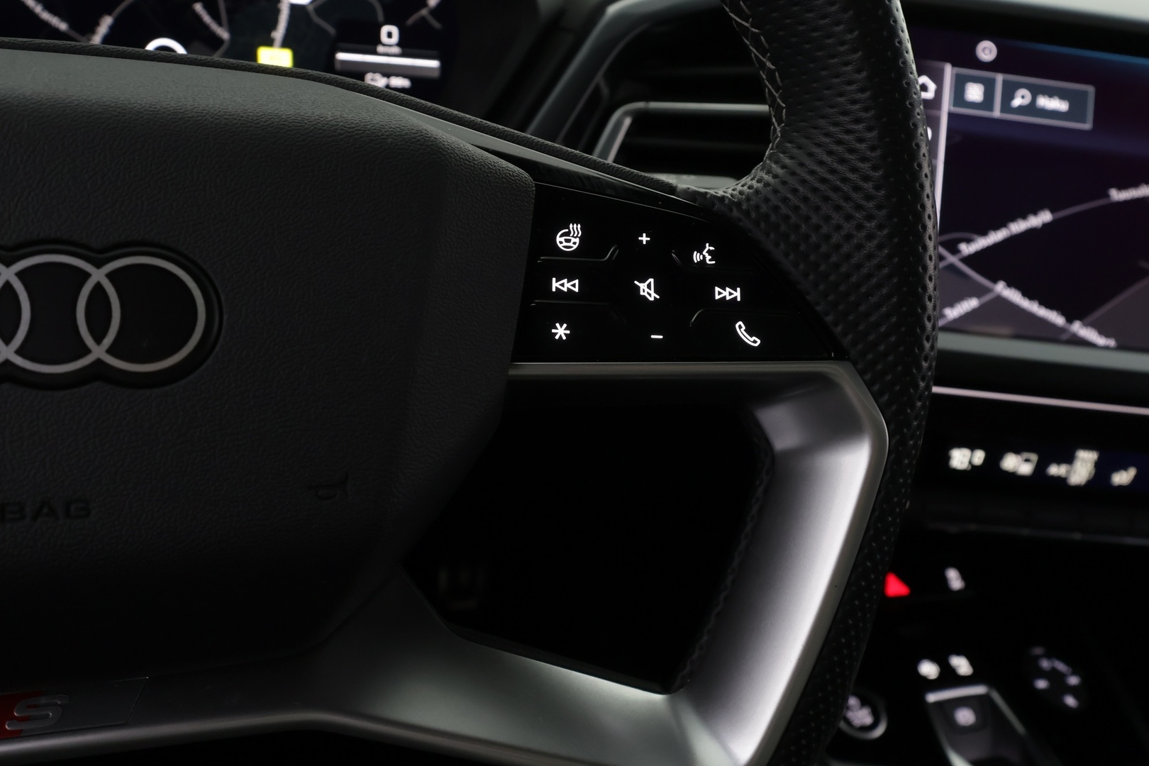AUDI Q4 e-tron 2022