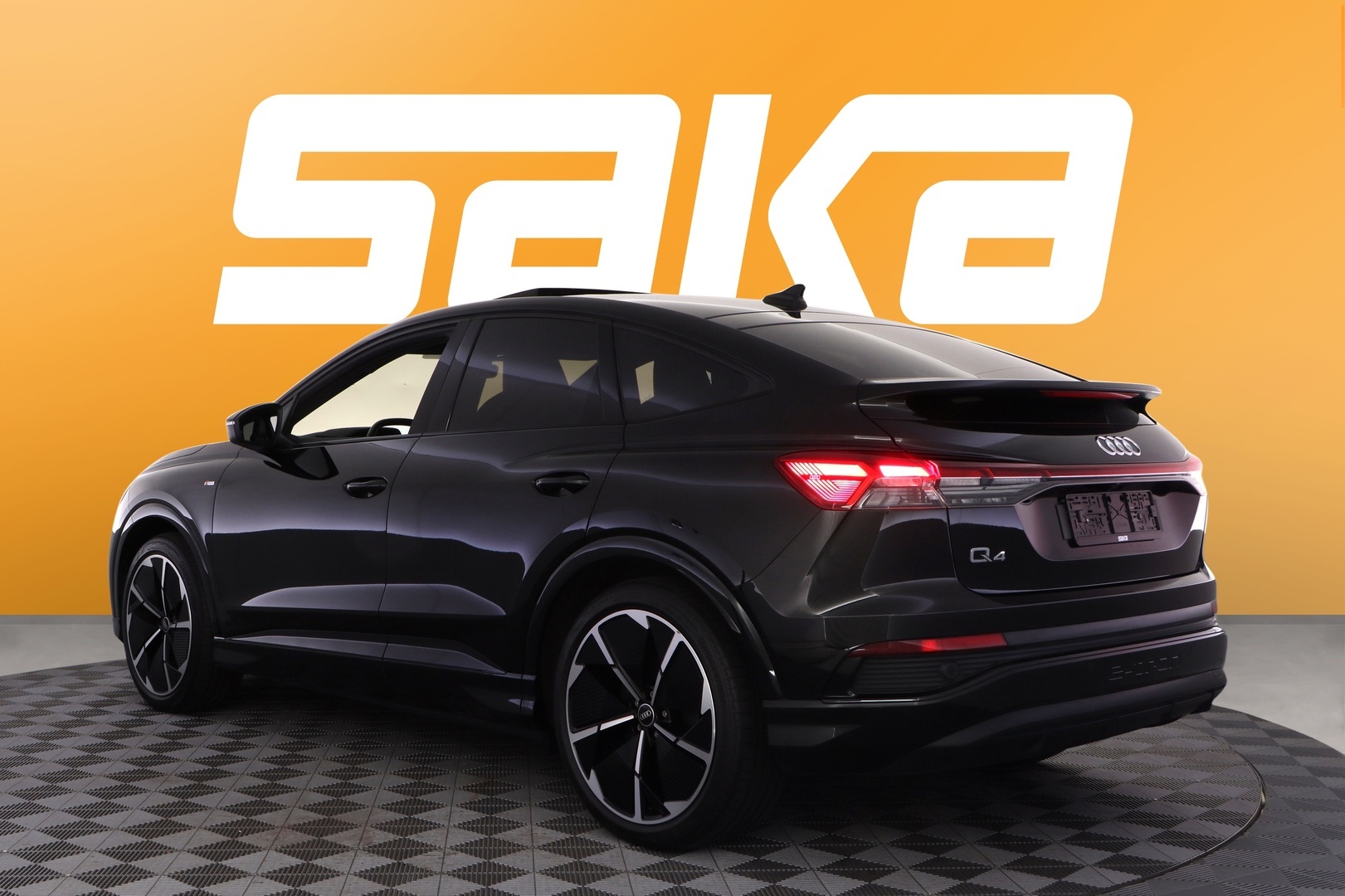 AUDI Q4 e-tron 2022