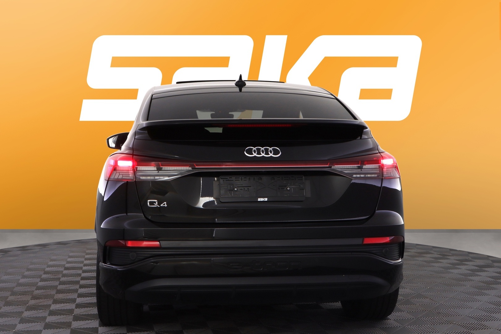 AUDI Q4 e-tron 2022