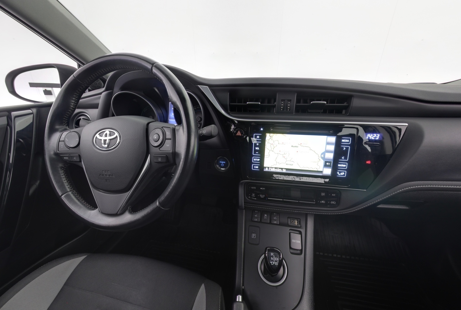 TOYOTA Auris 2017